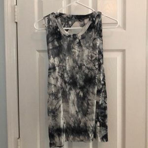 Open back Tie-dye sleeveless top.